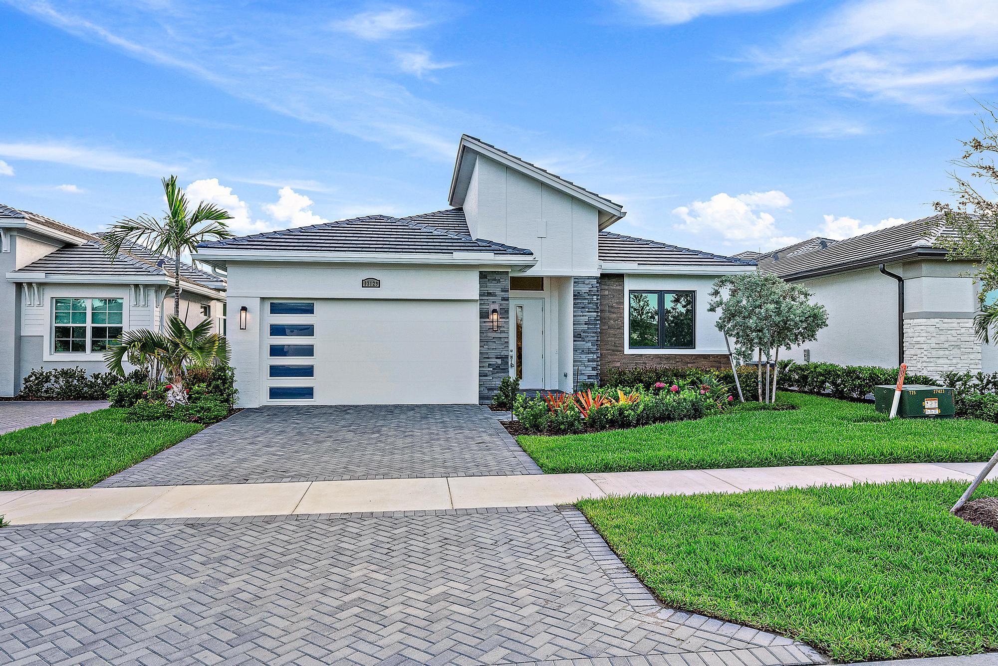 13129 SW Shinnecock Dr