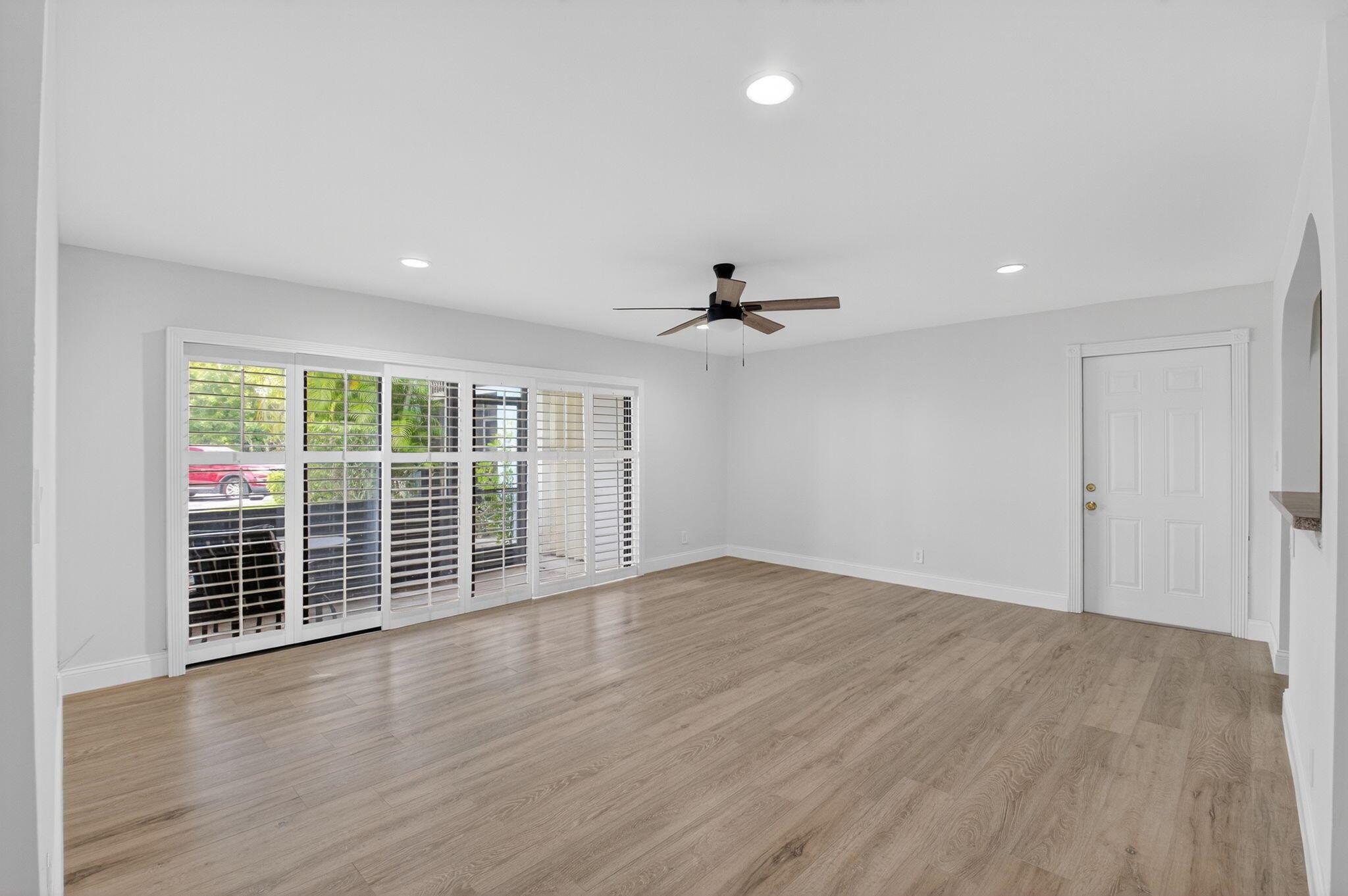 502 Osprey Dr #20b