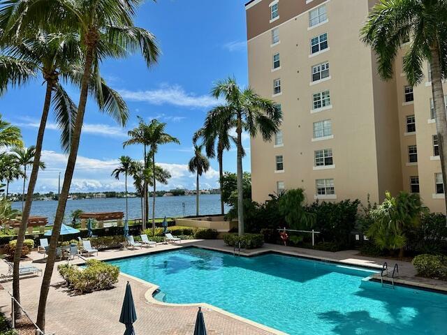 1801 N Flagler Dr #233
