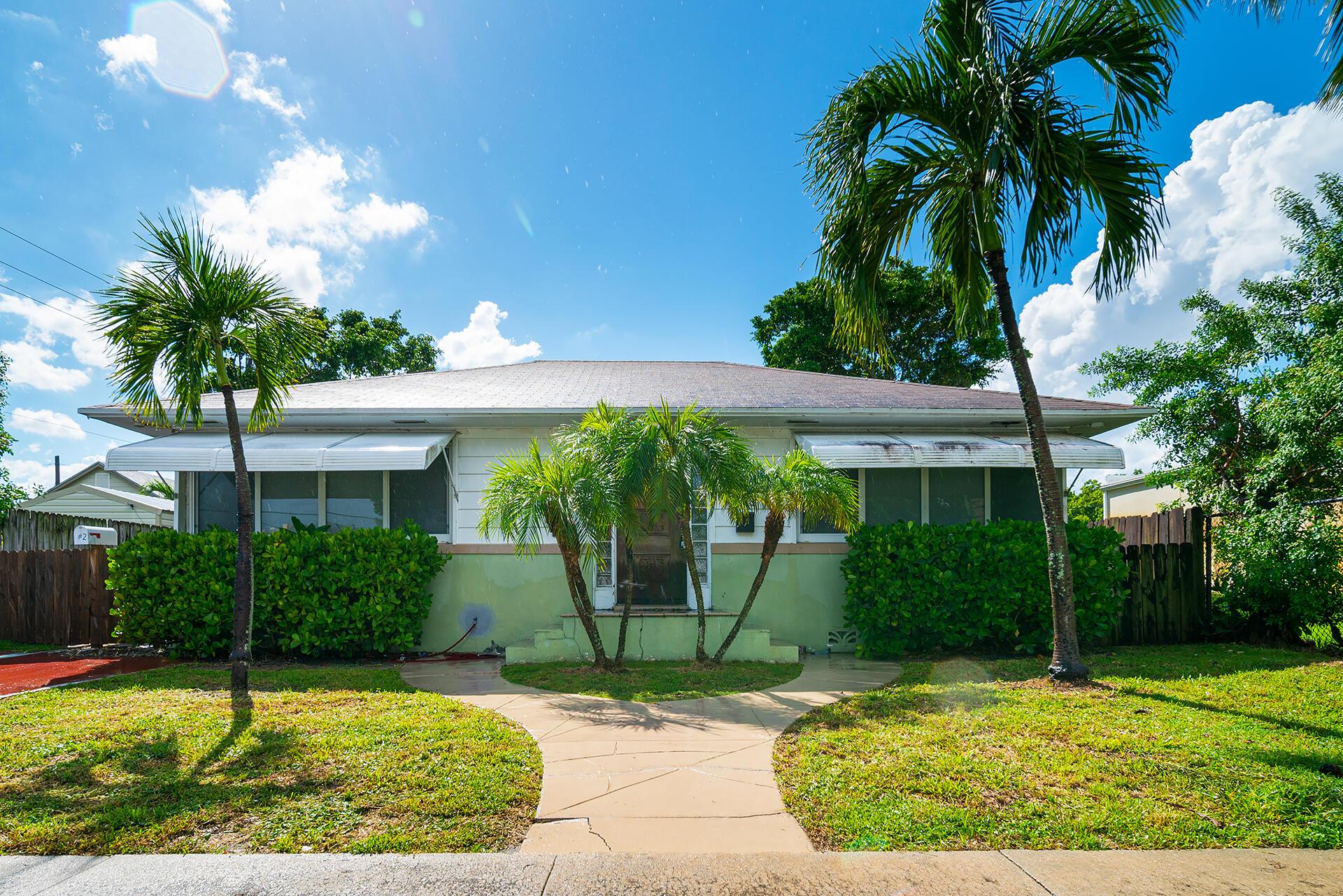 727 S M St #1
