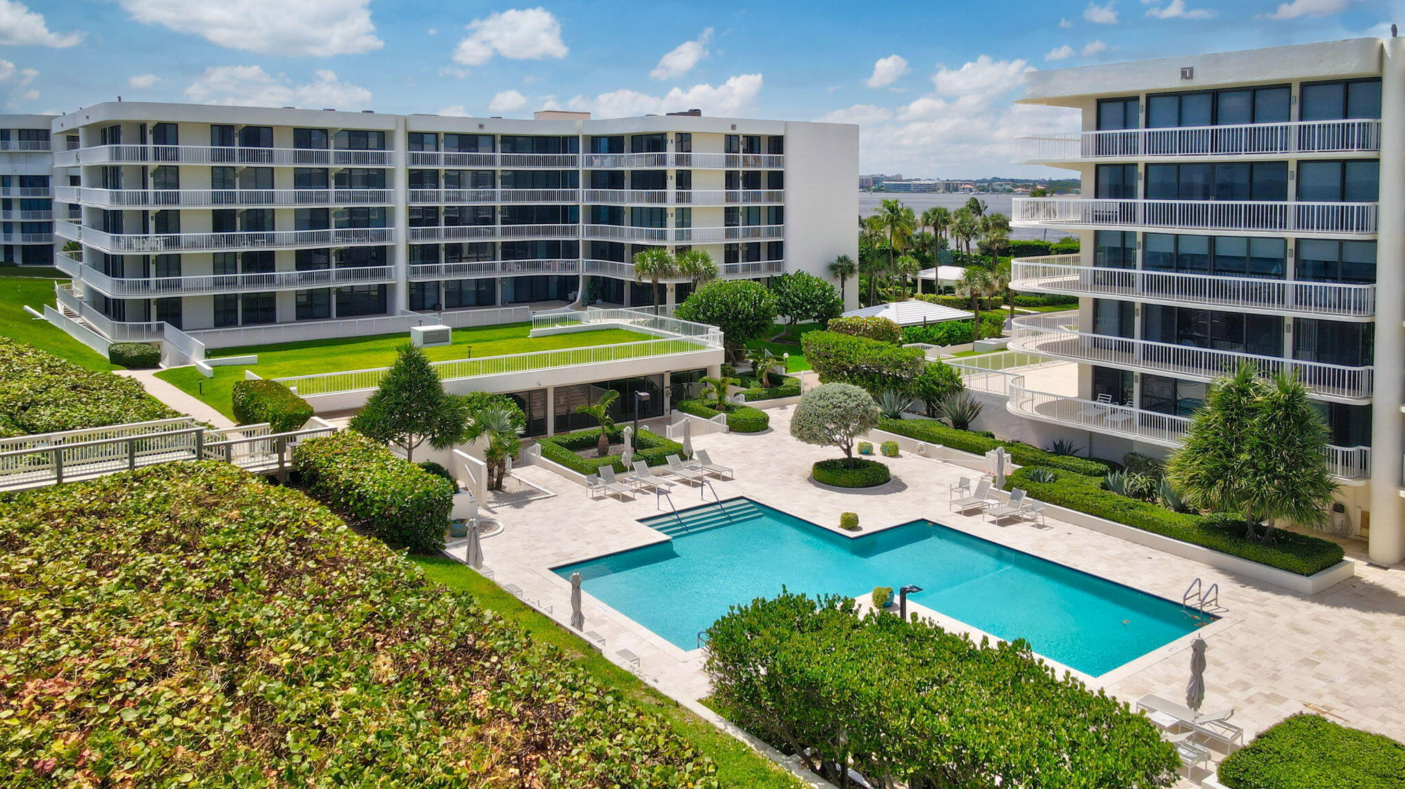 3300 S Ocean Blvd #504s