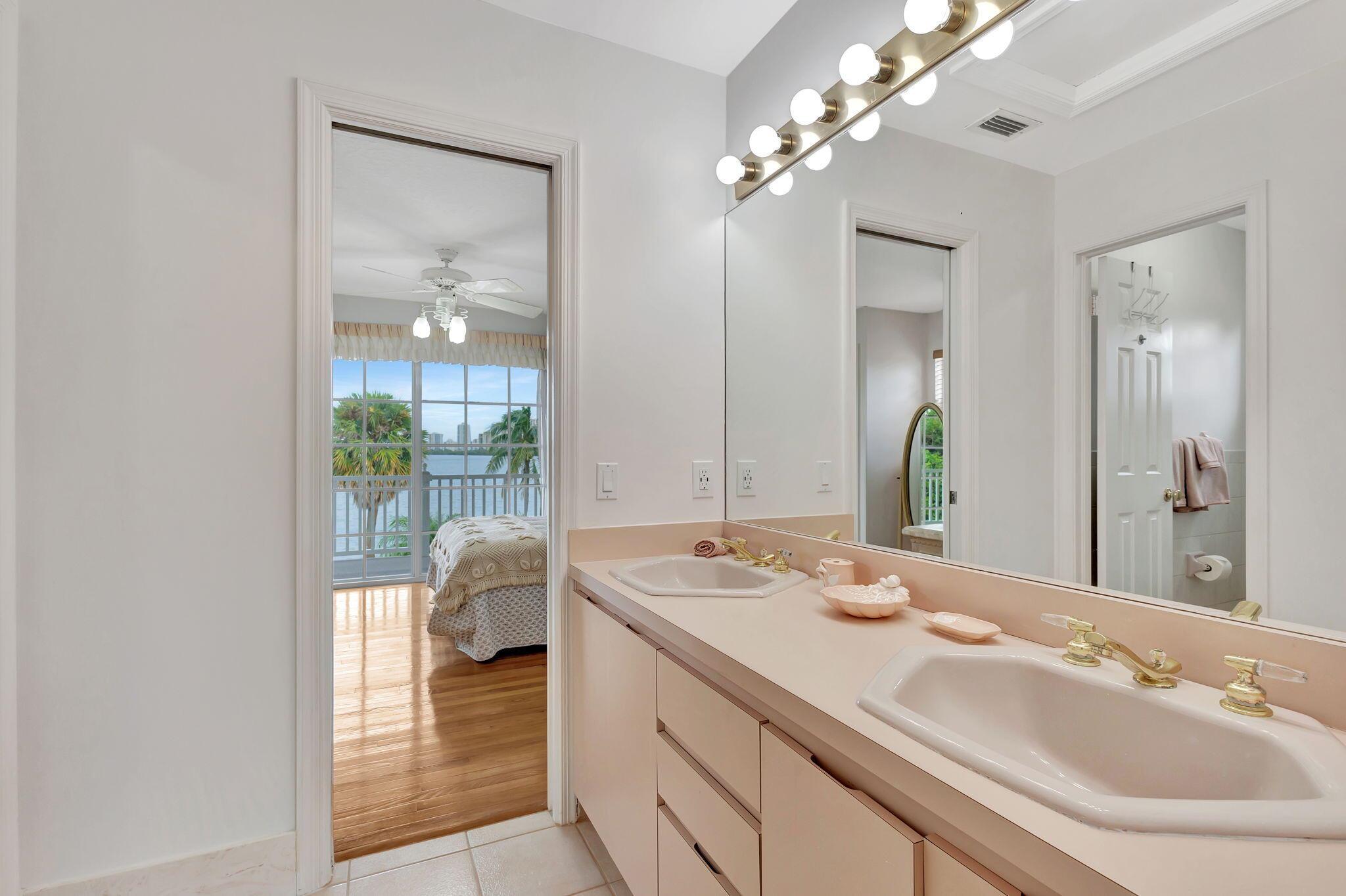 1141 Pine Pt Rd Riviera Beach, FL 33404