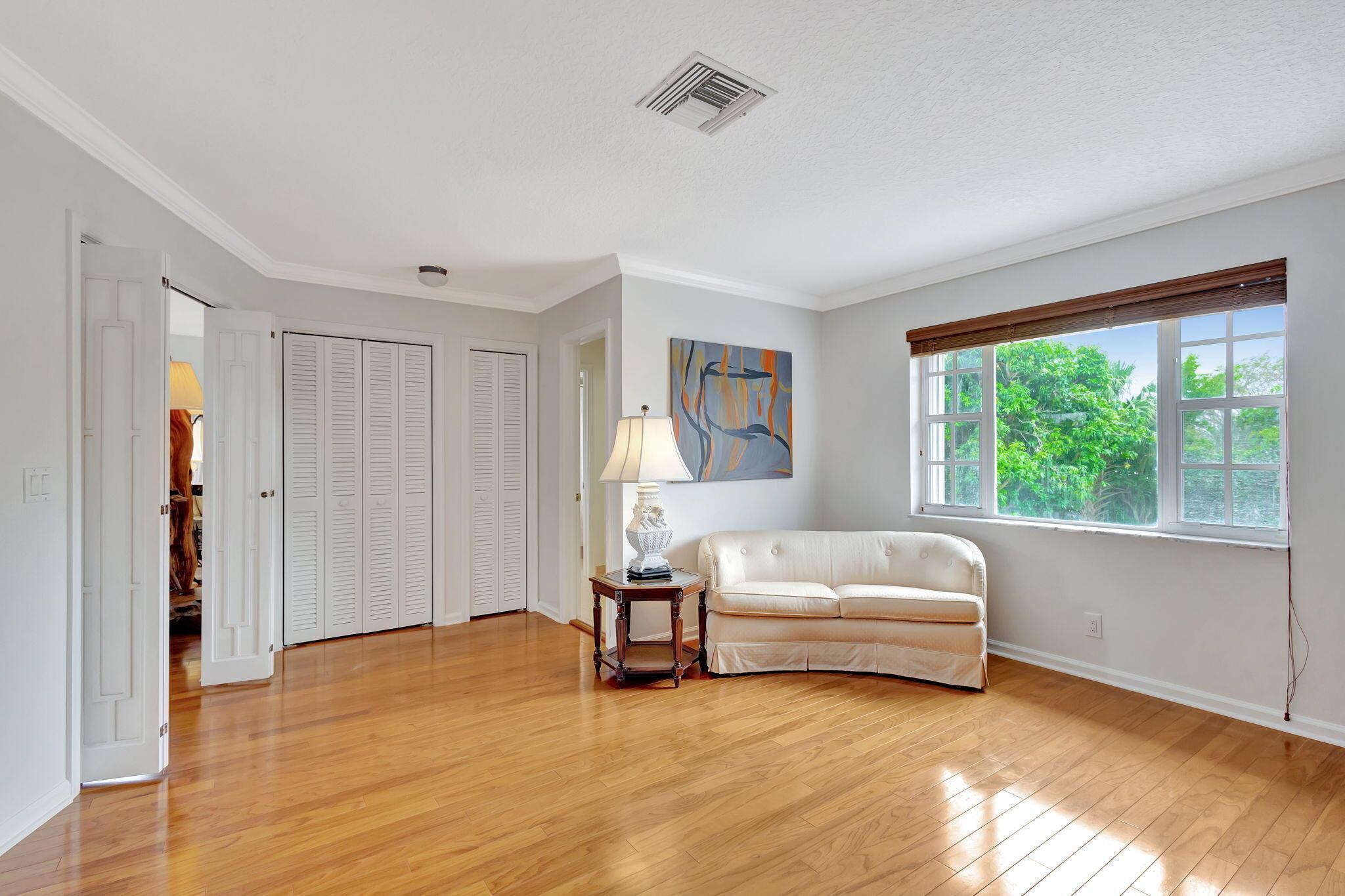 1141 Pine Pt Rd Riviera Beach, FL 33404