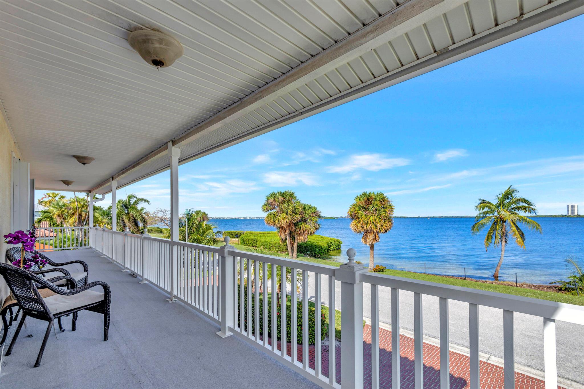 1141 Pine Pt Rd Riviera Beach, FL 33404