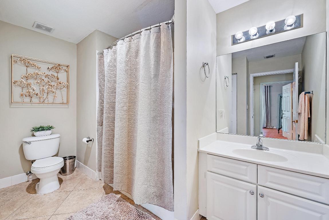 1200 Town Ctr #225 Jupiter, FL 33458