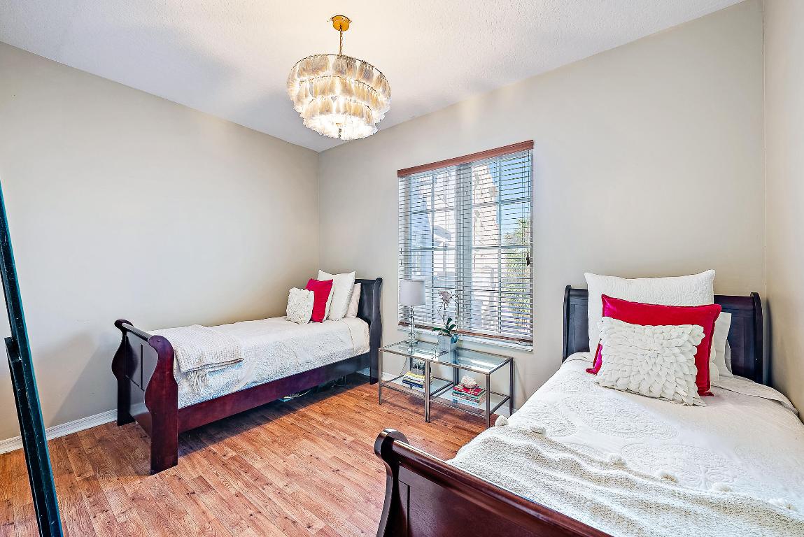 1200 Town Ctr #225 Jupiter, FL 33458