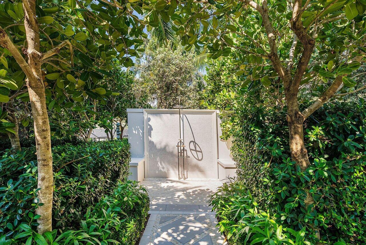 880 S Ocean Blvd Palm Beach, FL 33480