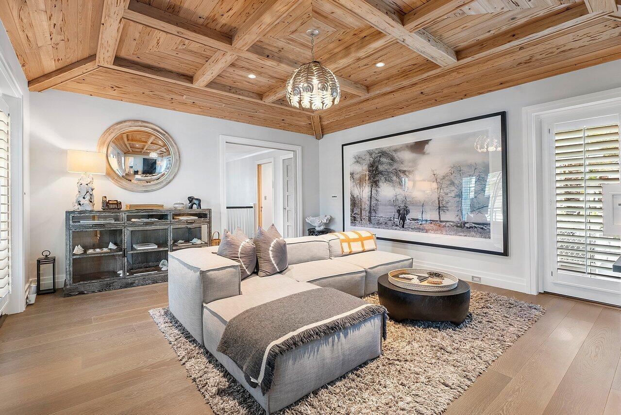 880 S Ocean Blvd Palm Beach, FL 33480