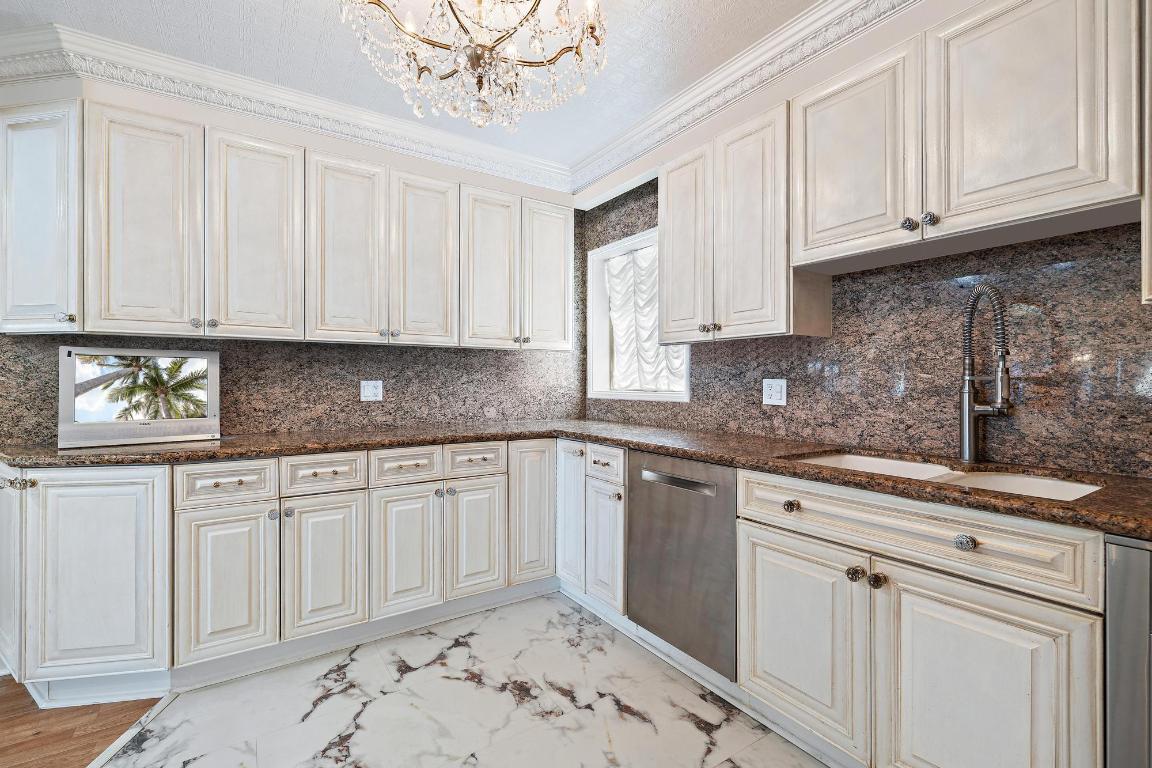 2170 Ibis Isle #8 Palm Beach, FL 33480