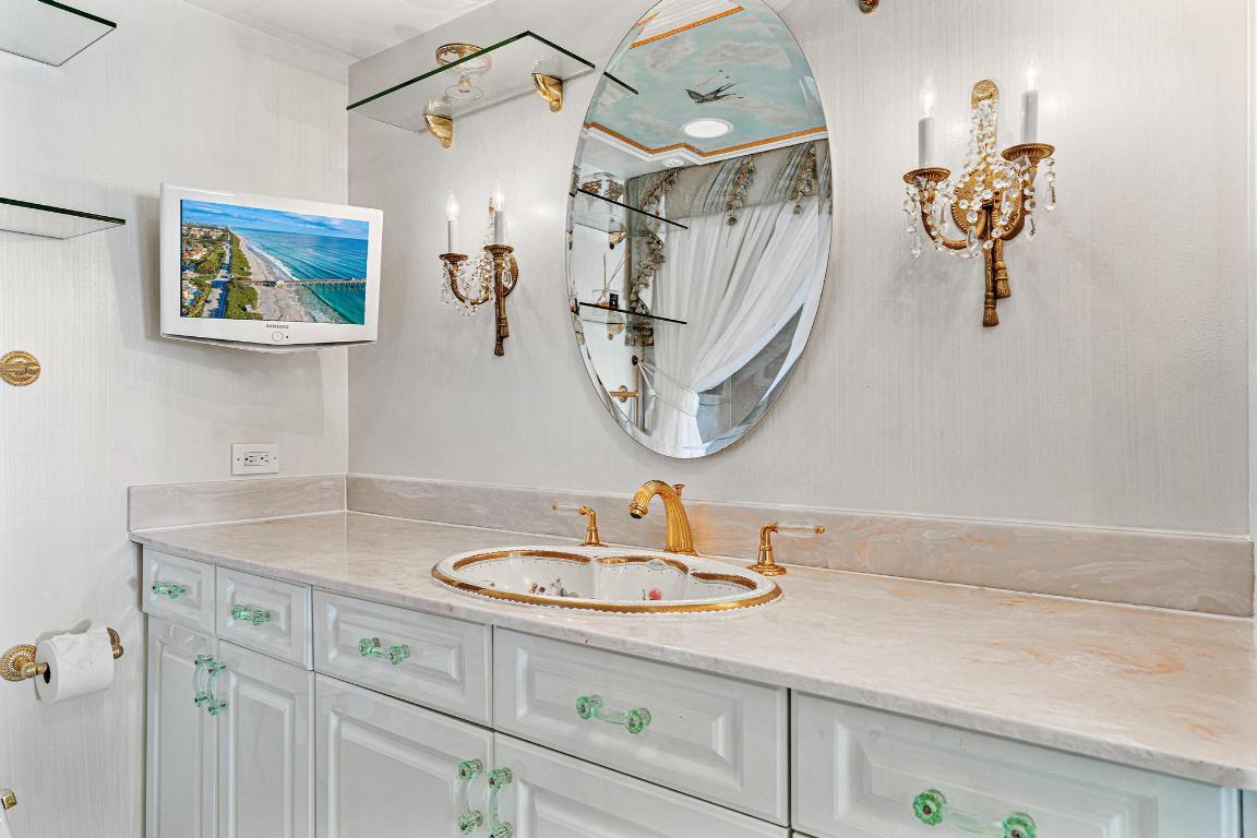 2170 Ibis Isle #8 Palm Beach, FL 33480