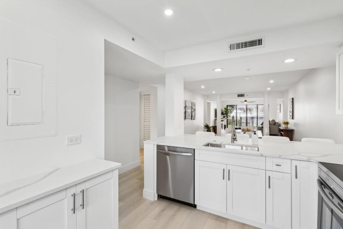 1601 Marina Isle Way #101 Jupiter, FL 33477