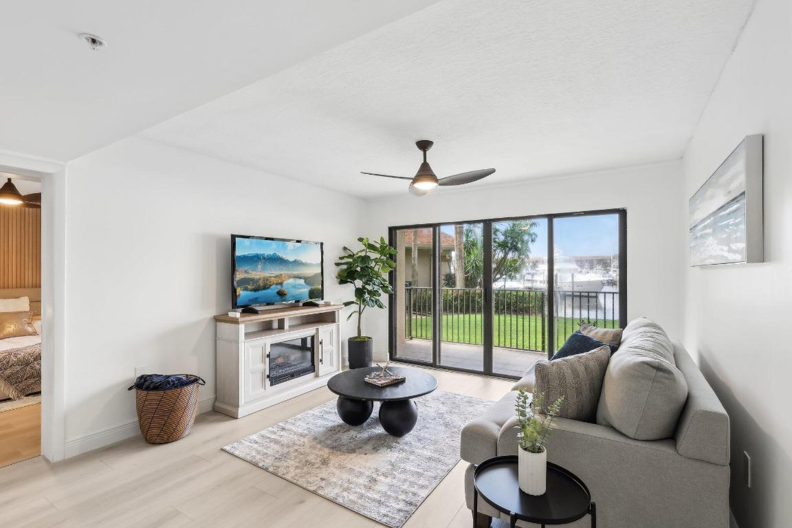 1601 Marina Isle Way #101 Jupiter, FL 33477