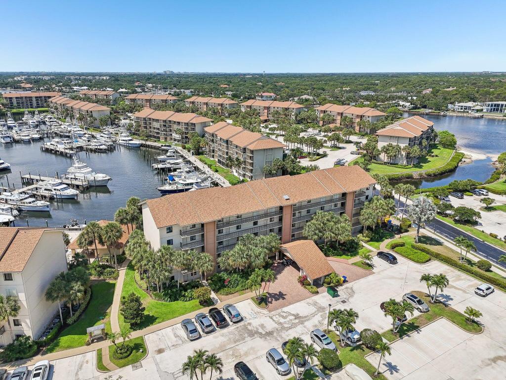 1601 Marina Isle Way #101 Jupiter, FL 33477