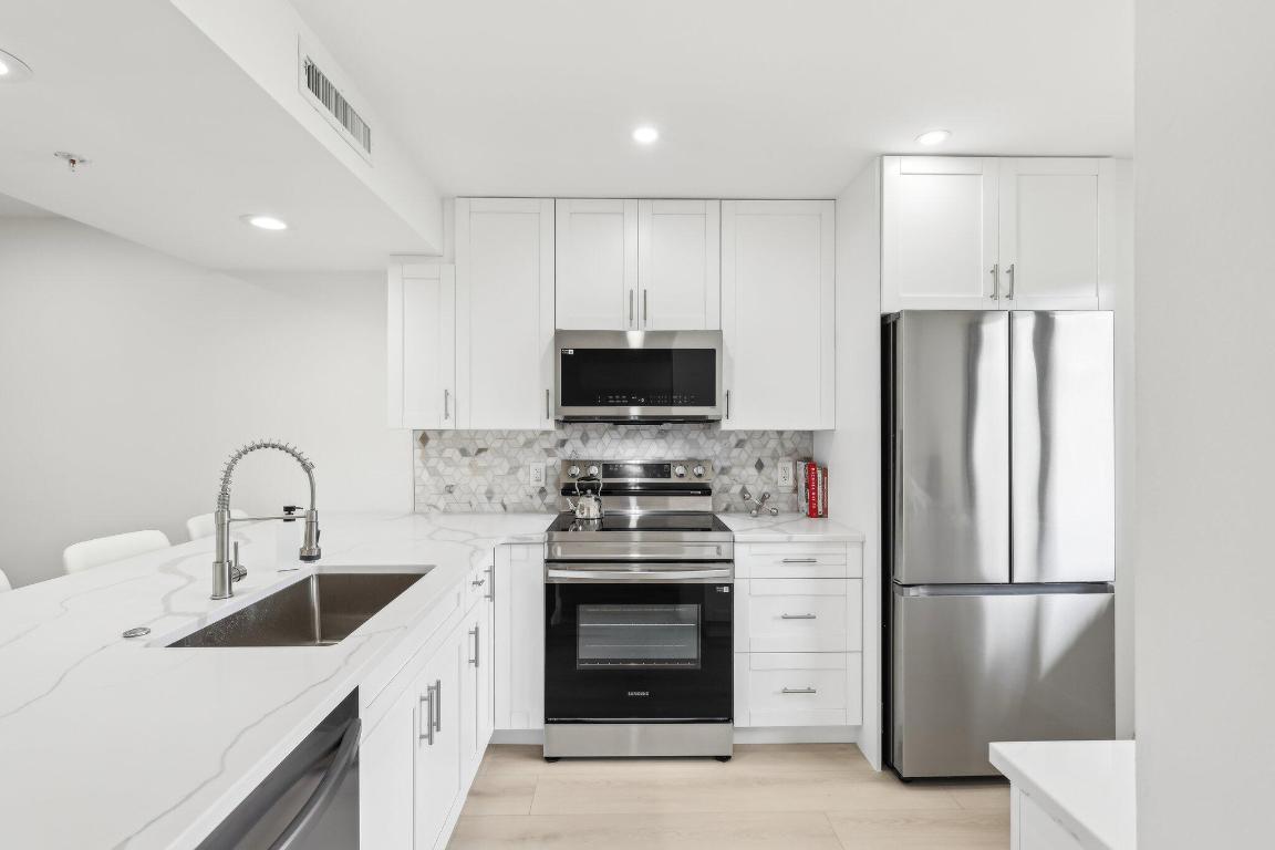 1601 Marina Isle Way #101 Jupiter, FL 33477