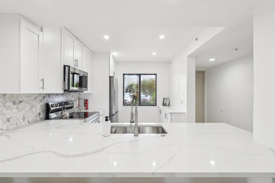 1601 Marina Isle Way #101 Jupiter, FL 33477