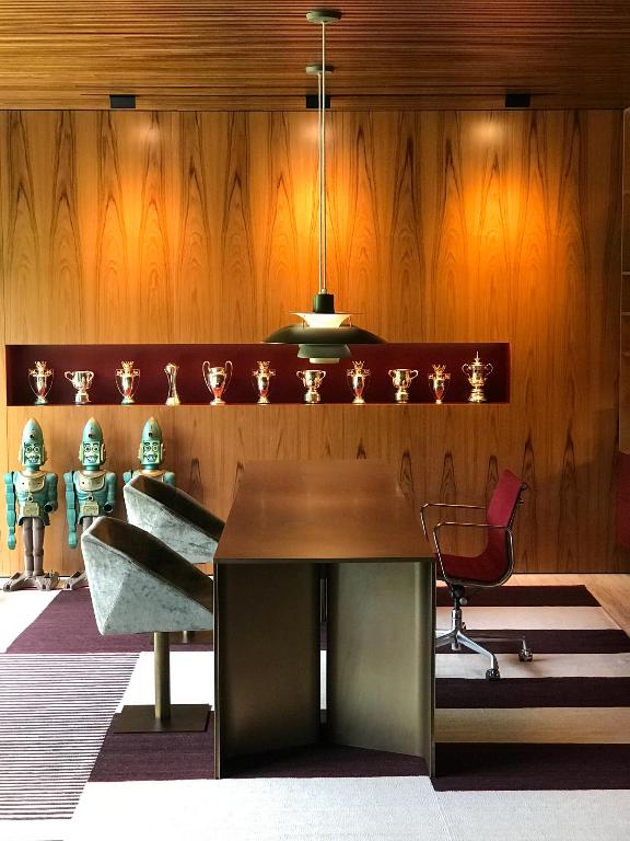 195 Via Marina Palm Beach, FL 33480