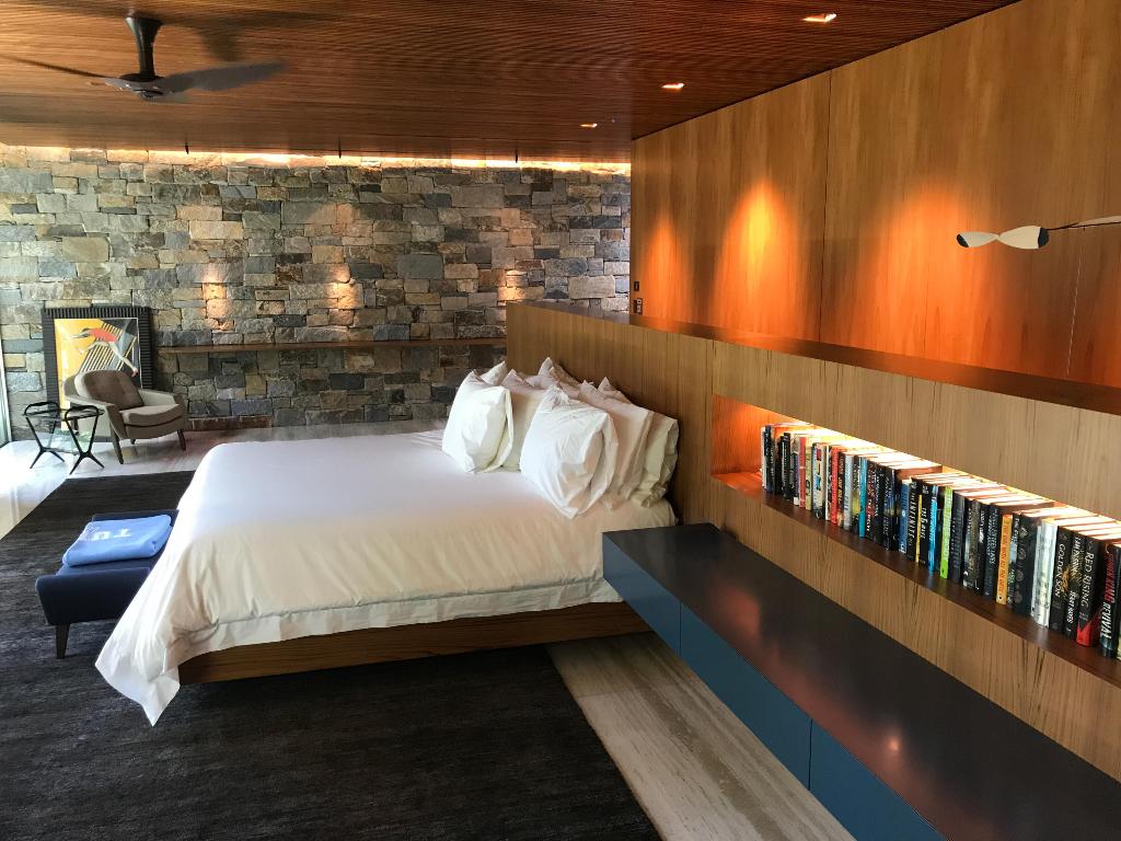 195 Via Marina Palm Beach, FL 33480