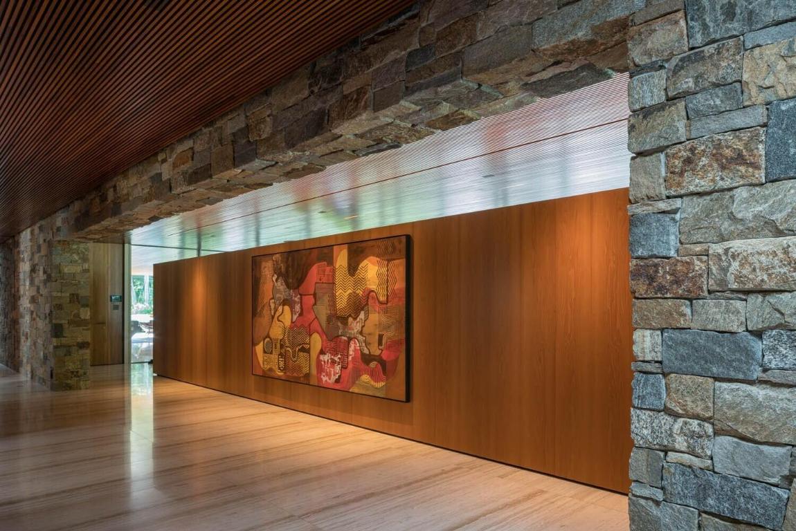 195 Via Marina Palm Beach, FL 33480