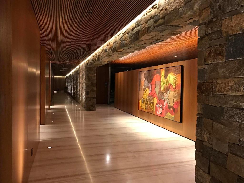 195 Via Marina Palm Beach, FL 33480