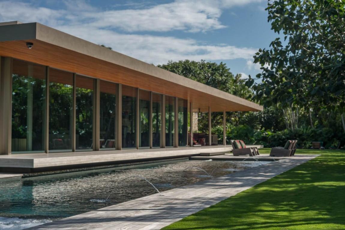 195 Via Marina Palm Beach, FL 33480