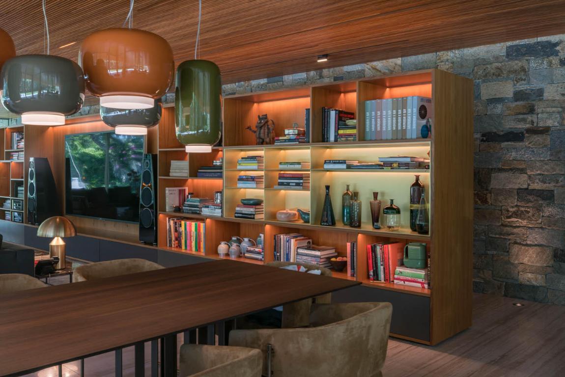 195 Via Marina Palm Beach, FL 33480