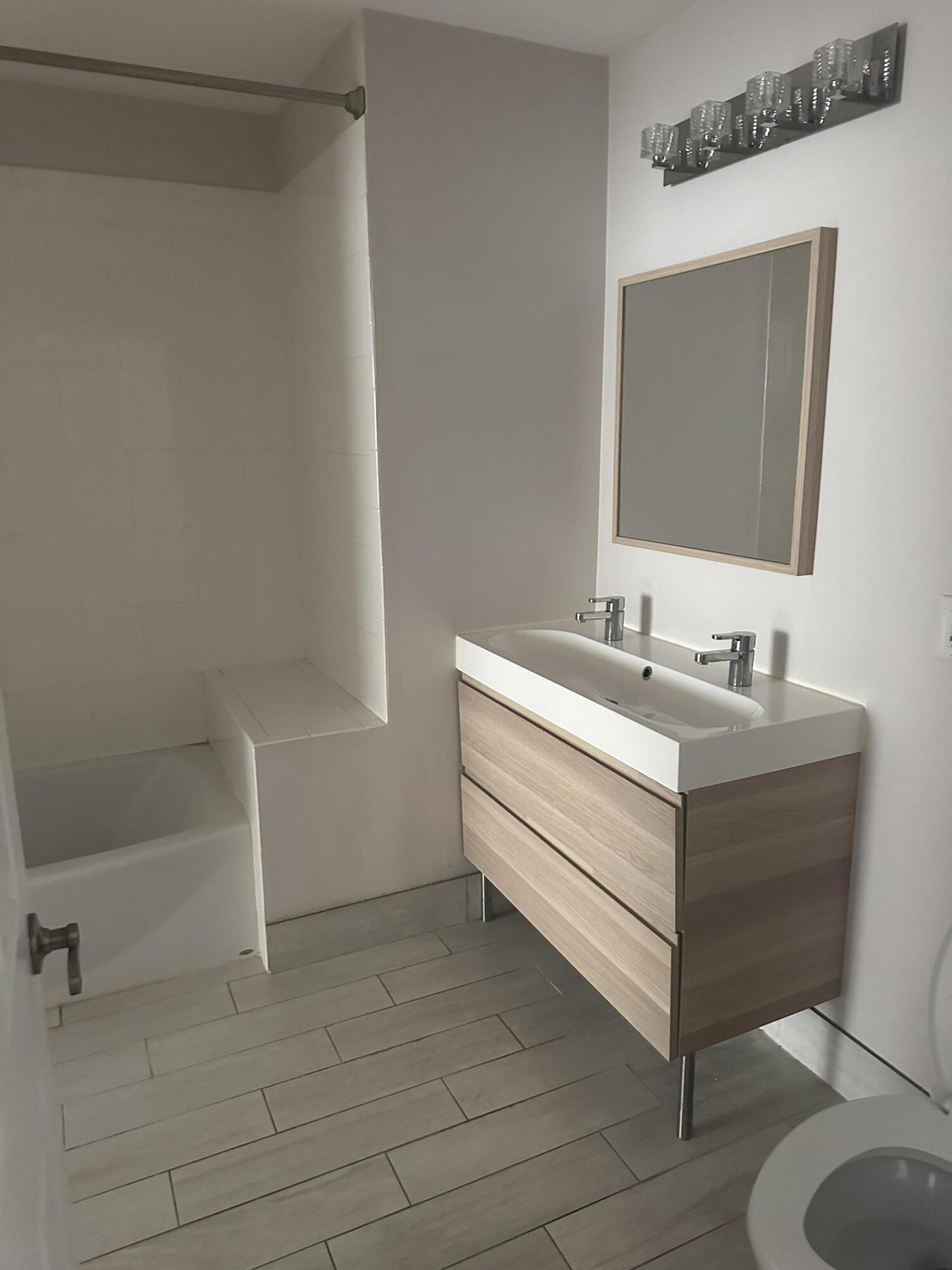 1200 Town Ctr #212 Jupiter, FL 33458