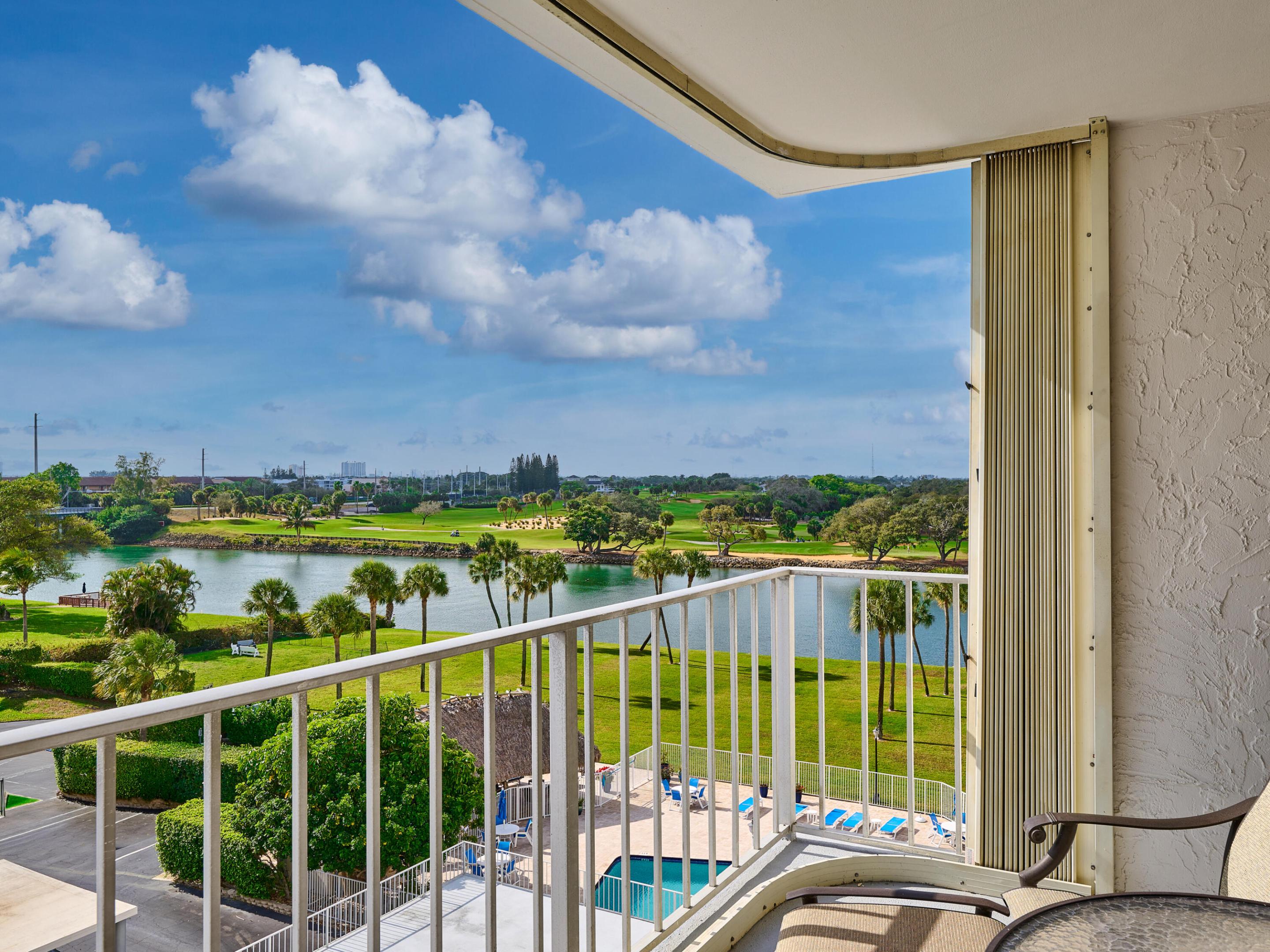 336 Golfview #605 North Palm Beach, FL 33408