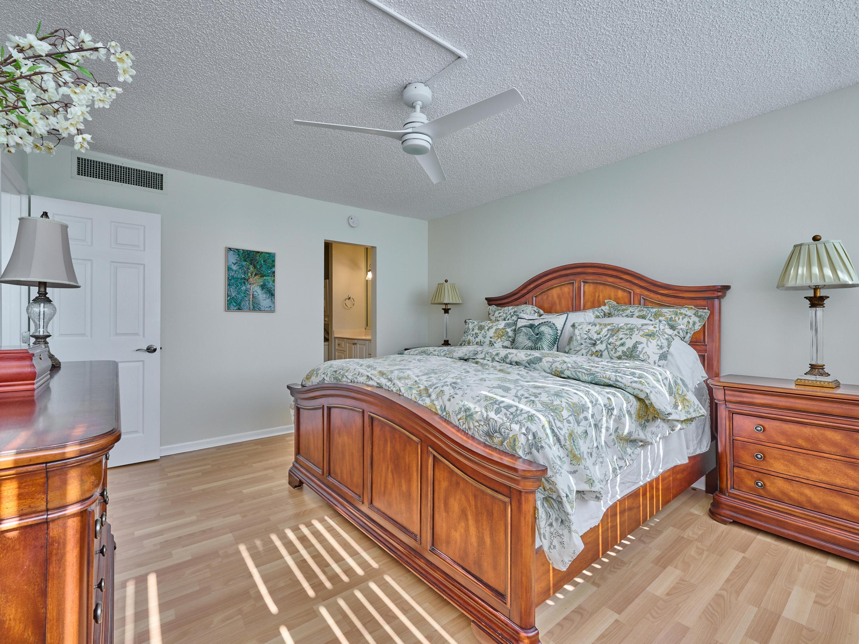 336 Golfview #605 North Palm Beach, FL 33408