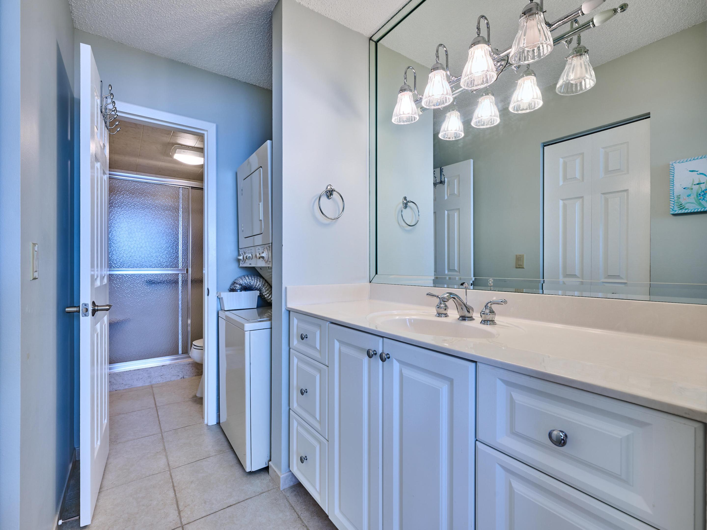 336 Golfview #605 North Palm Beach, FL 33408