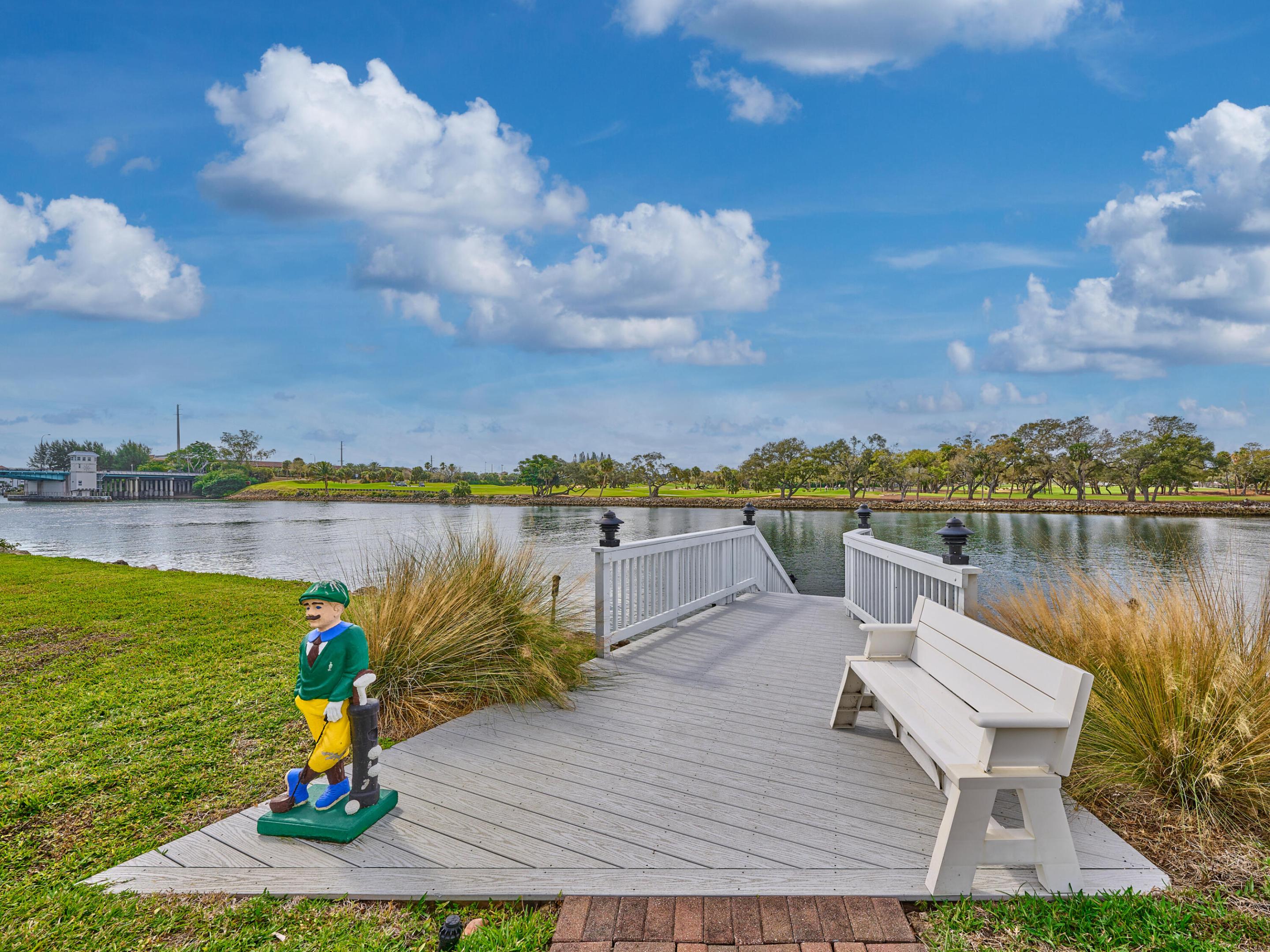 336 Golfview #605 North Palm Beach, FL 33408