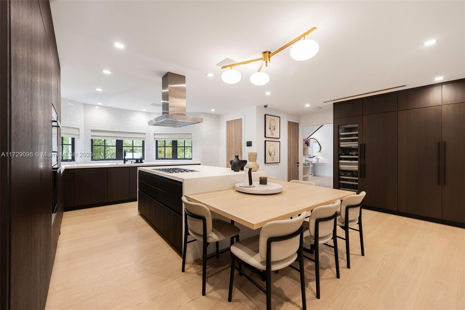 4860 Hammock Lk Dr Coral Gables, FL 33156 4860 Hammock Lk Dr Coral Gables, FL 33156