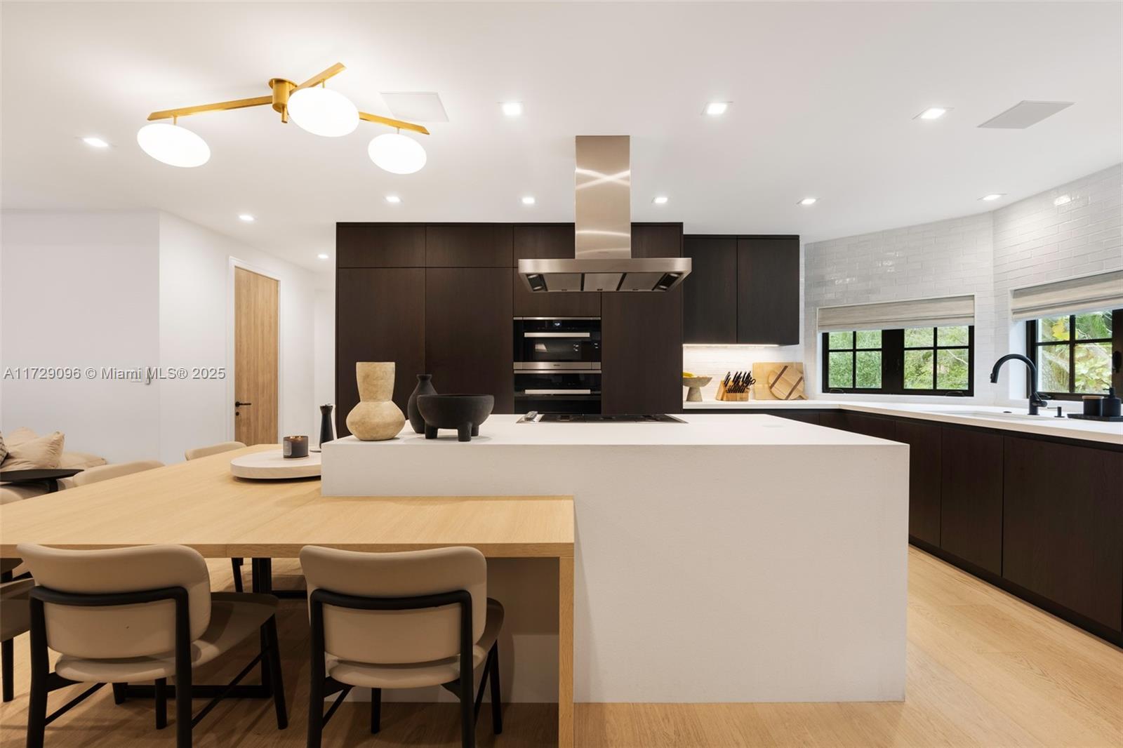 4860 Hammock Lk Dr Coral Gables, FL 33156 4860 Hammock Lk Dr Coral Gables, FL 33156