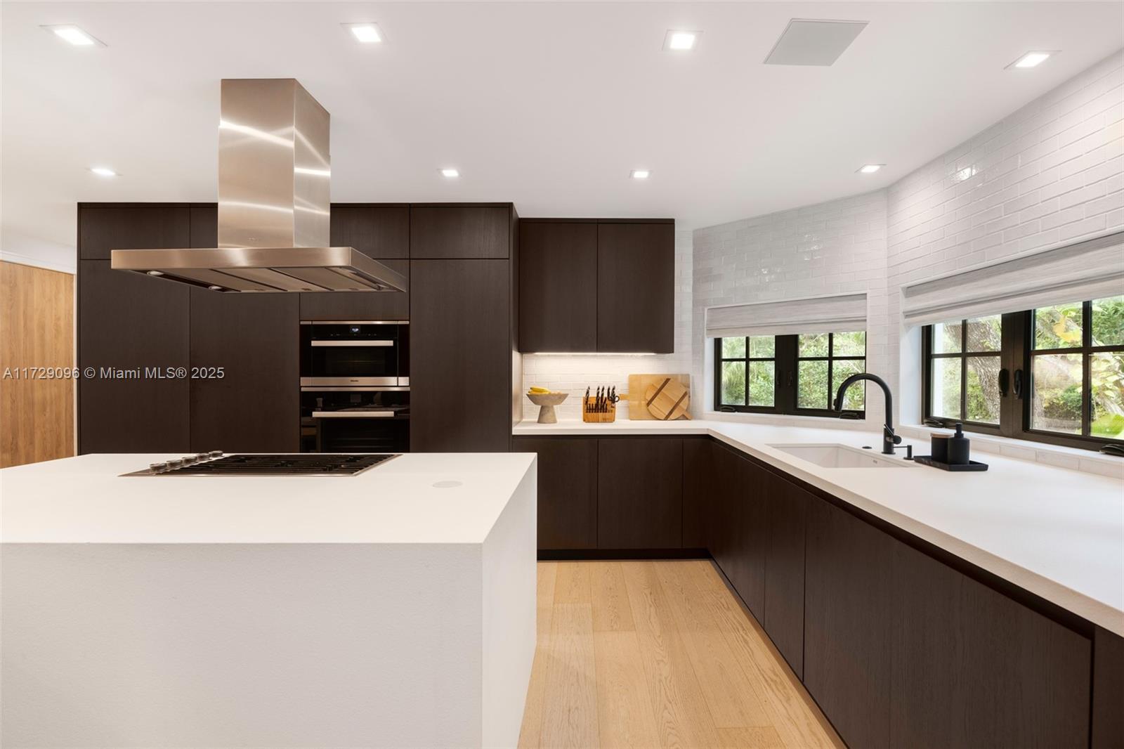 4860 Hammock Lk Dr Coral Gables, FL 33156 4860 Hammock Lk Dr Coral Gables, FL 33156
