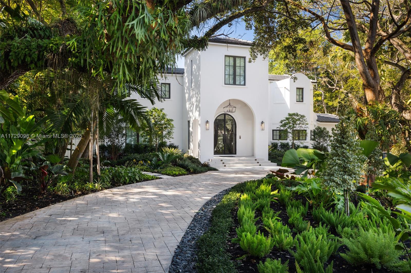 4860 Hammock Lk Dr Coral Gables, FL 33156 4860 Hammock Lk Dr Coral Gables, FL 33156