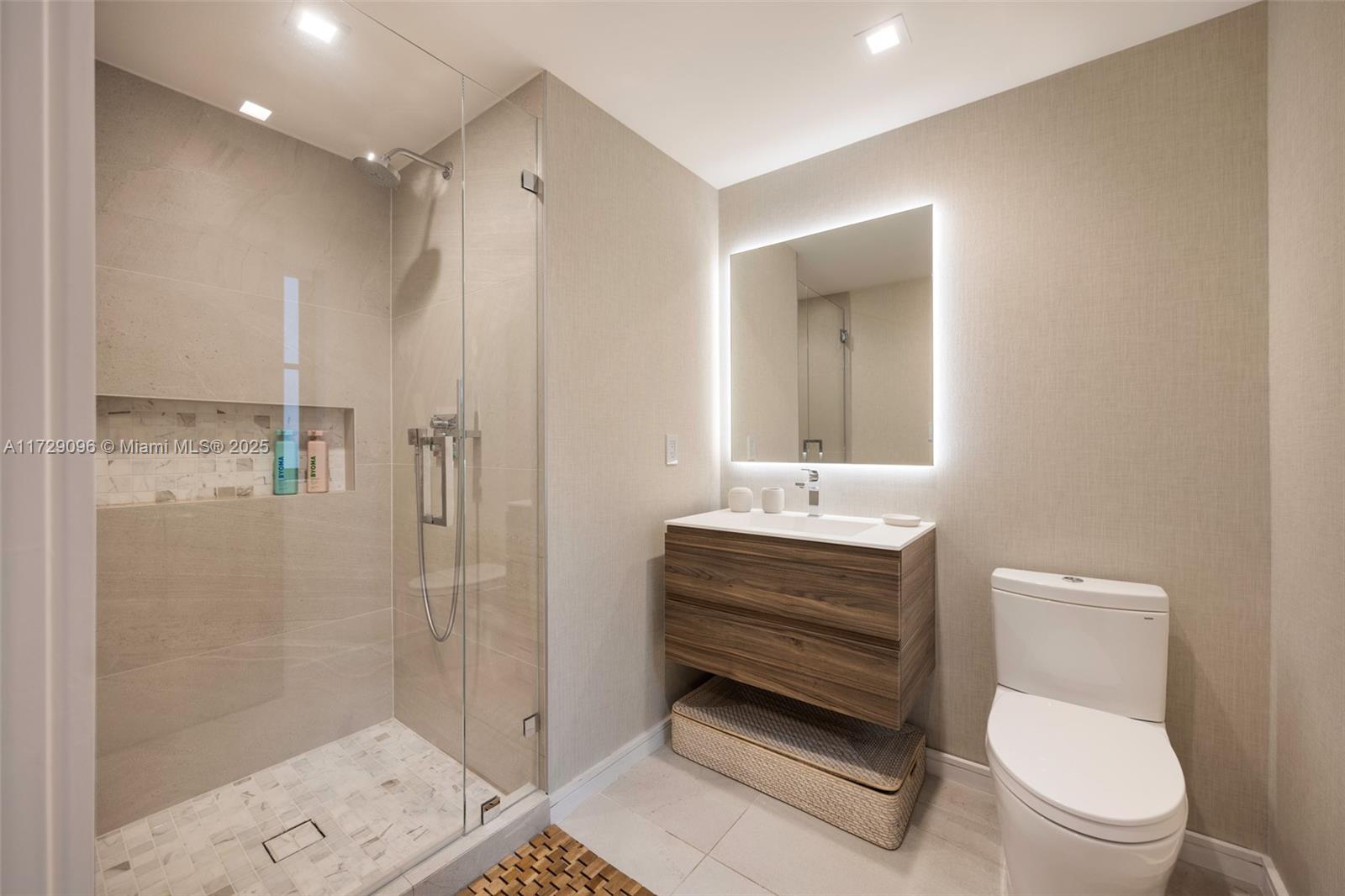 4860 Hammock Lk Dr Coral Gables, FL 33156 4860 Hammock Lk Dr Coral Gables, FL 33156