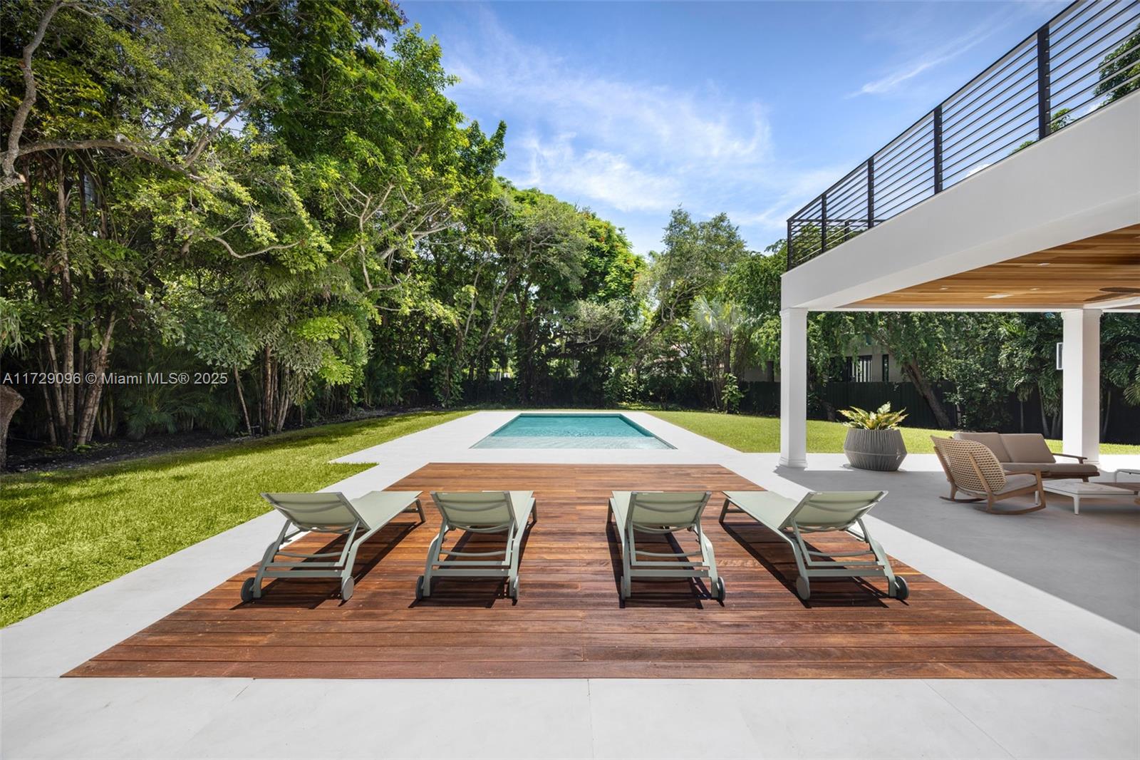 4860 Hammock Lk Dr Coral Gables, FL 33156 4860 Hammock Lk Dr Coral Gables, FL 33156