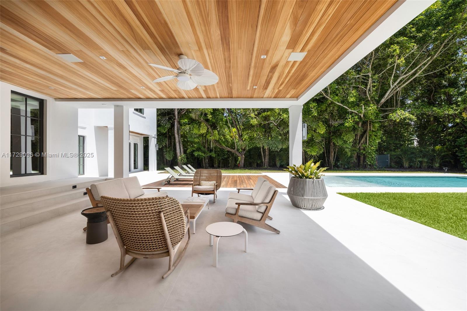 4860 Hammock Lk Dr Coral Gables, FL 33156 4860 Hammock Lk Dr Coral Gables, FL 33156