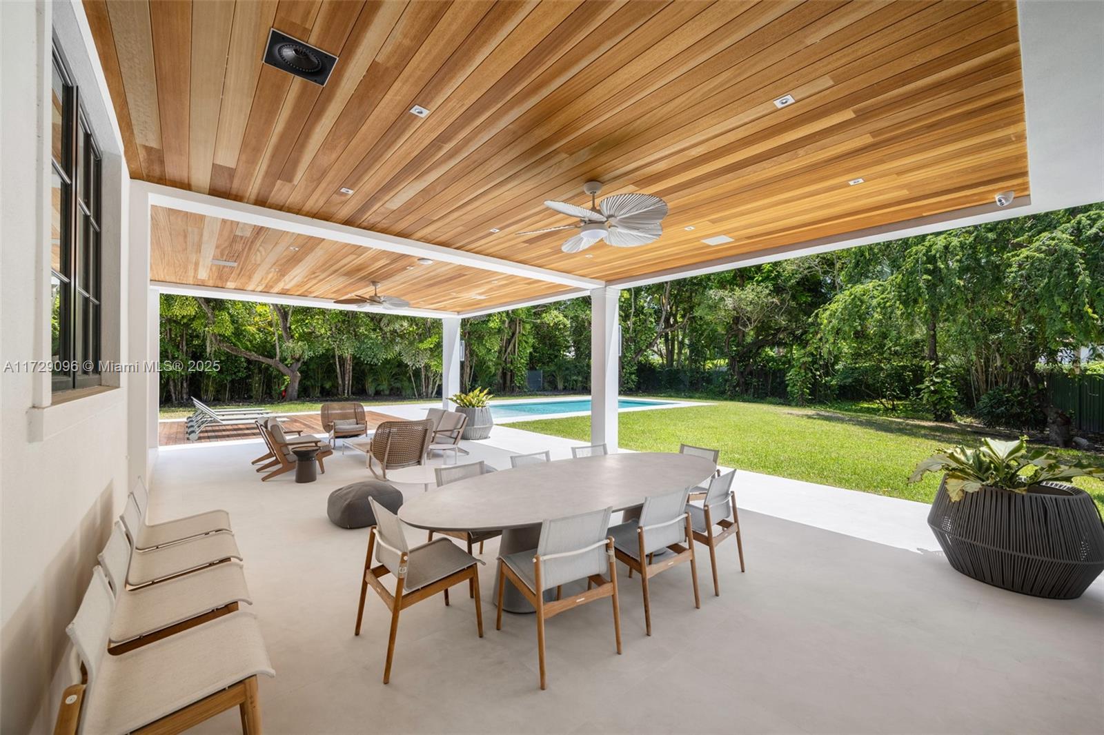 4860 Hammock Lk Dr Coral Gables, FL 33156 4860 Hammock Lk Dr Coral Gables, FL 33156