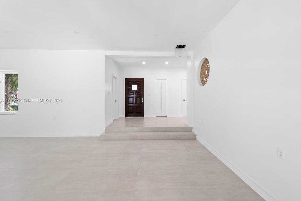 5661 Pine Tree Dr Miami Beach, FL 33140 5661 Pine Tree Dr Miami Beach, FL 33140