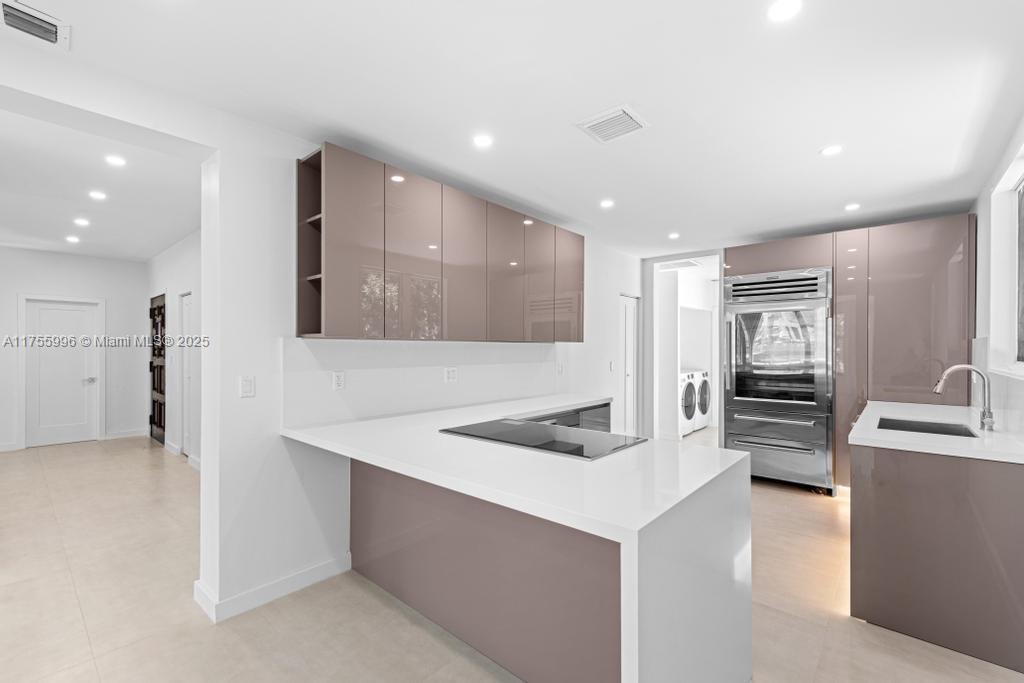 5661 Pine Tree Dr Miami Beach, FL 33140 5661 Pine Tree Dr Miami Beach, FL 33140