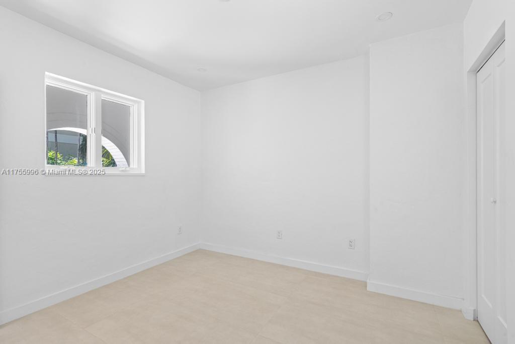 5661 Pine Tree Dr Miami Beach, FL 33140 5661 Pine Tree Dr Miami Beach, FL 33140