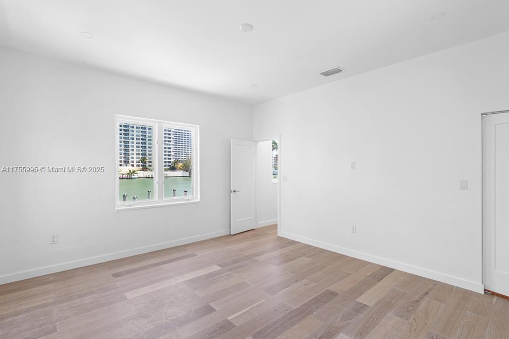 5661 Pine Tree Dr Miami Beach, FL 33140 5661 Pine Tree Dr Miami Beach, FL 33140