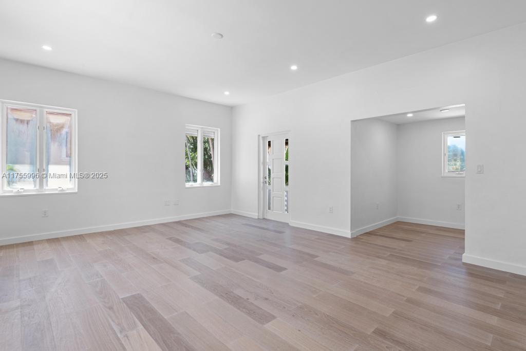 5661 Pine Tree Dr Miami Beach, FL 33140 5661 Pine Tree Dr Miami Beach, FL 33140