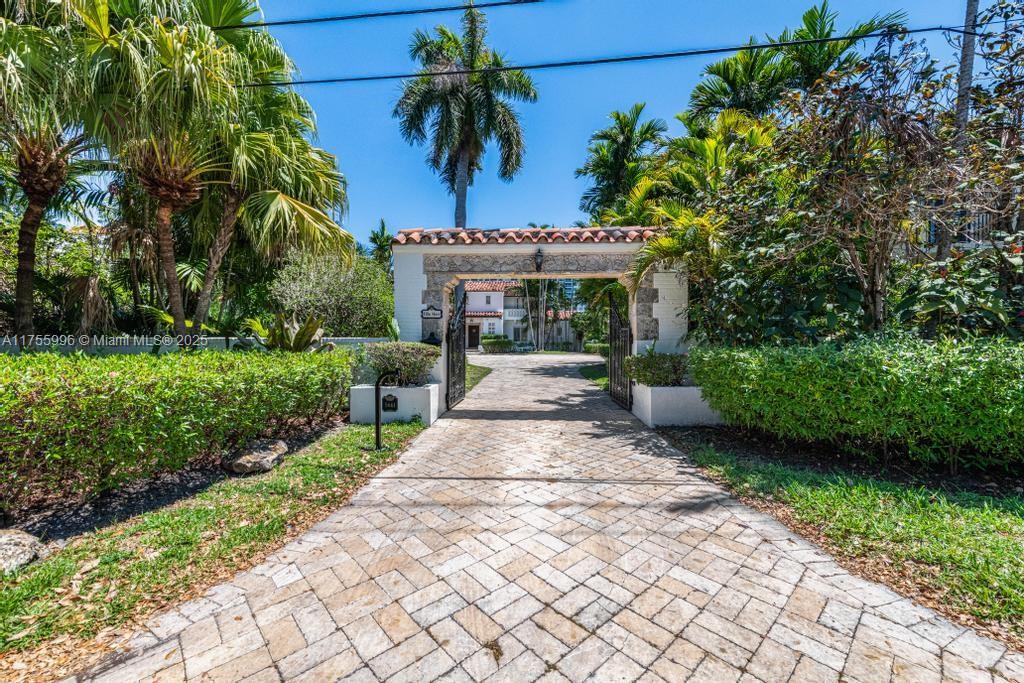 5661 Pine Tree Dr Miami Beach, FL 33140 5661 Pine Tree Dr Miami Beach, FL 33140