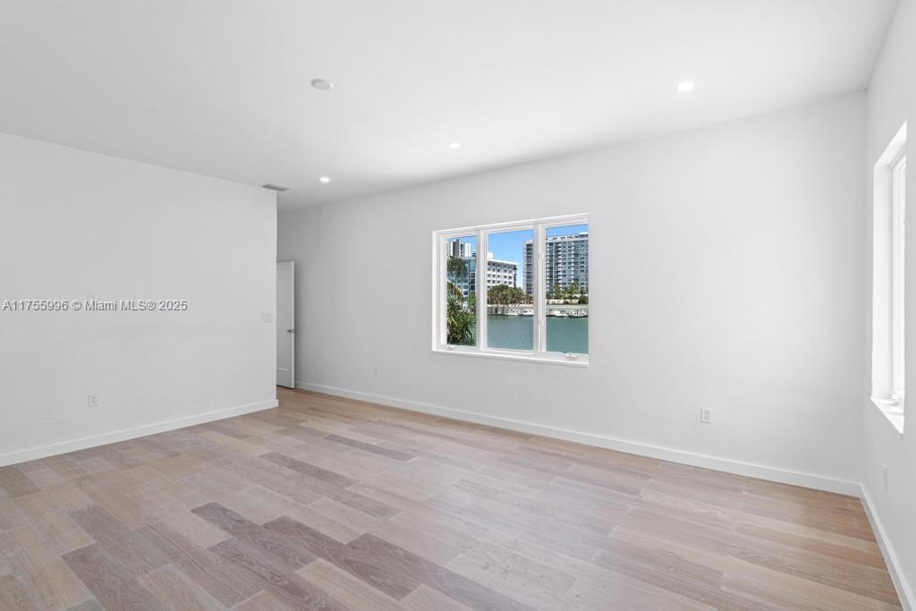 5661 Pine Tree Dr Miami Beach, FL 33140 5661 Pine Tree Dr Miami Beach, FL 33140