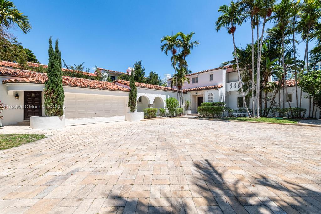 5661 Pine Tree Dr Miami Beach, FL 33140 5661 Pine Tree Dr Miami Beach, FL 33140