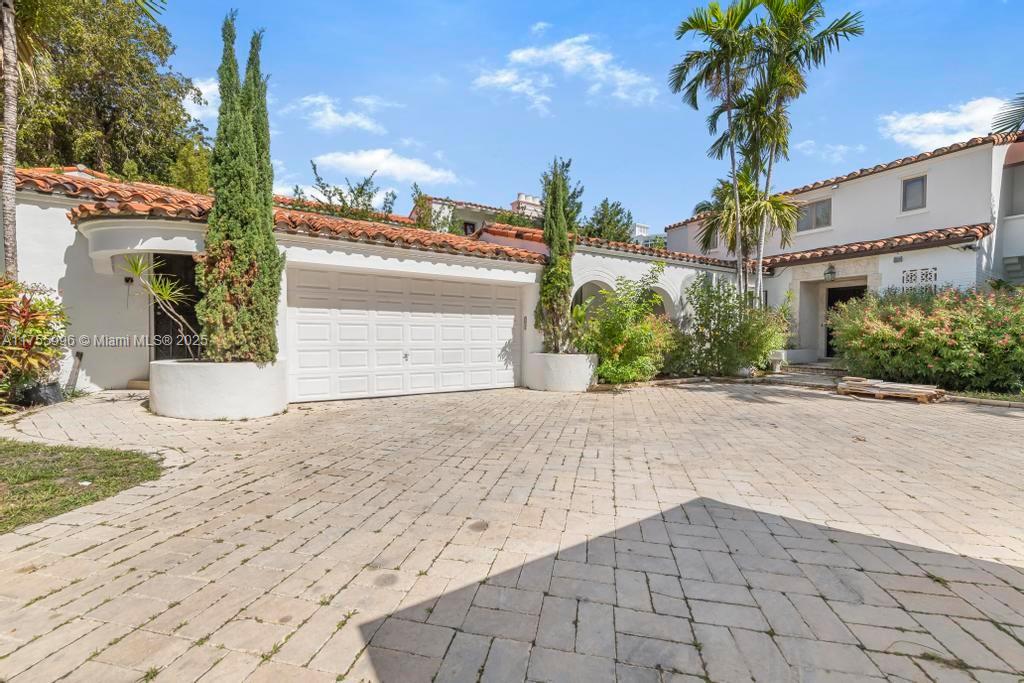 5661 Pine Tree Dr Miami Beach, FL 33140 5661 Pine Tree Dr Miami Beach, FL 33140