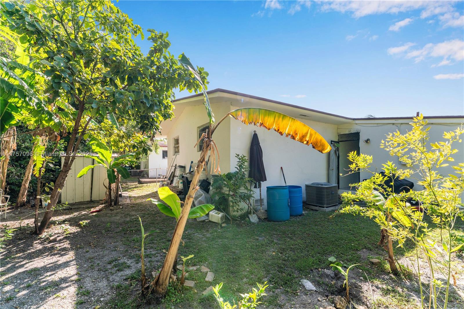 1243 NW 42nd St Miami, FL 33142