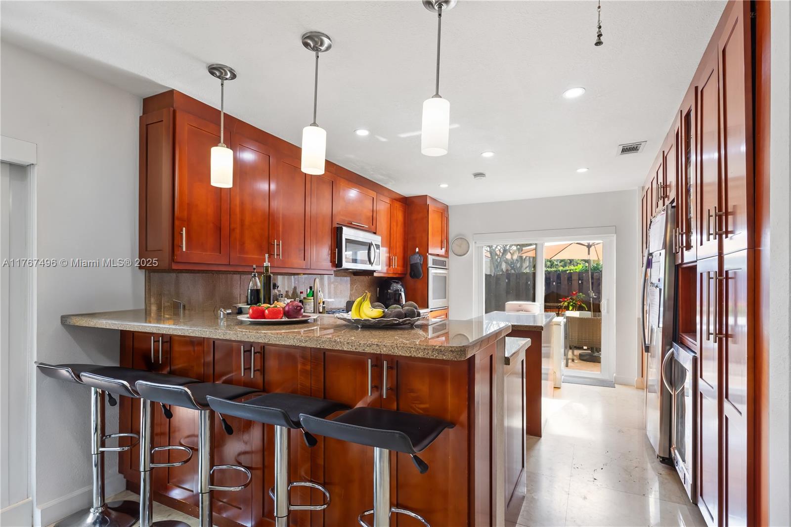 5717 NW 102nd Pl,Doral, FL 33178