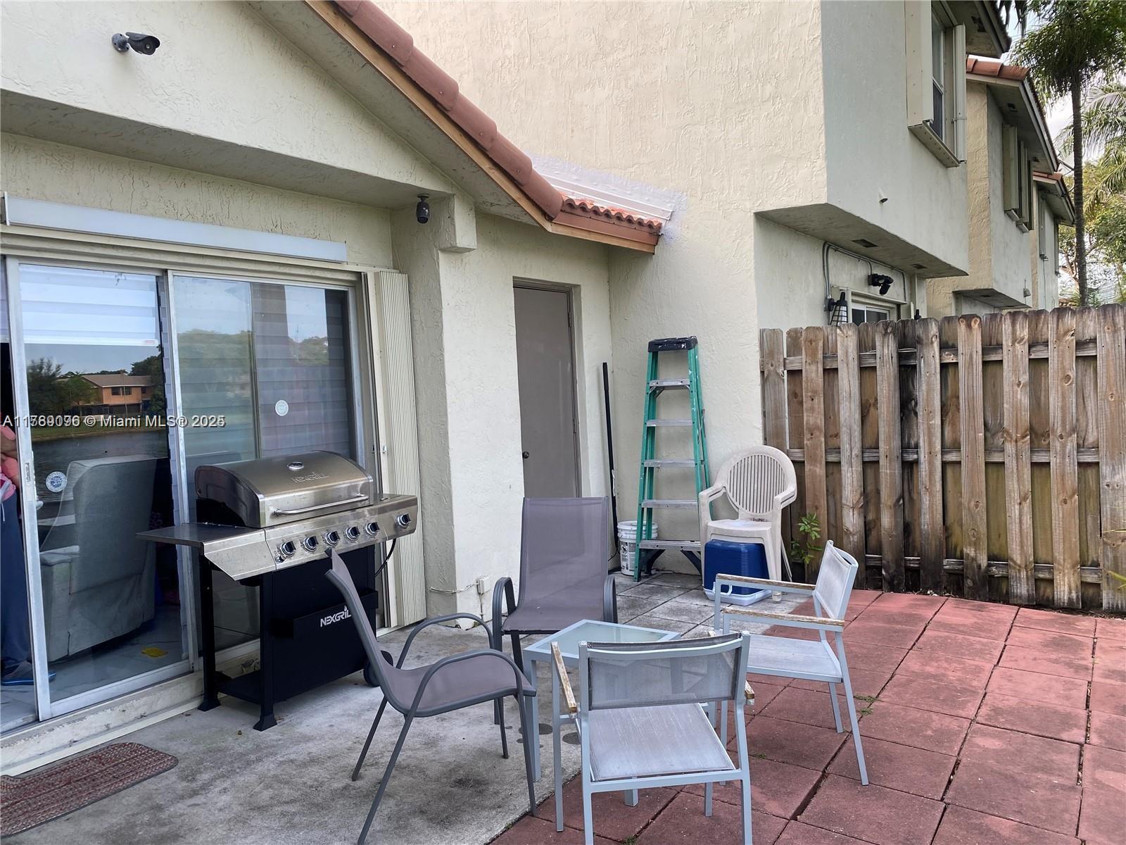 111 NW 108th Ave,Pembroke Pines, FL 33026
